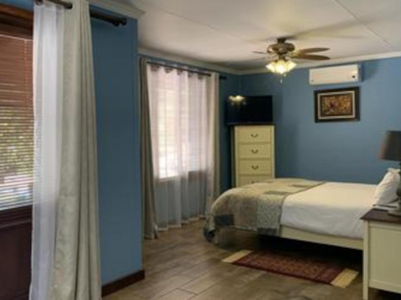Casta Diva Boutique Hotel Претория Стая снимка